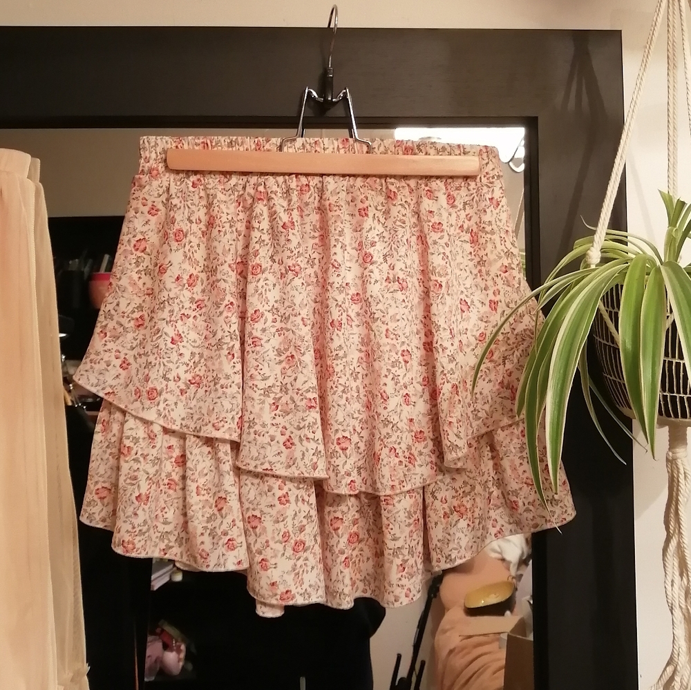 Floral layered skirt